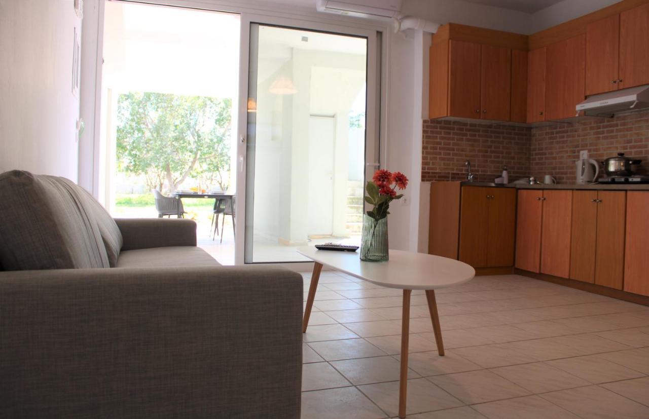 Kalamaki Plaza Apartments Exterior photo